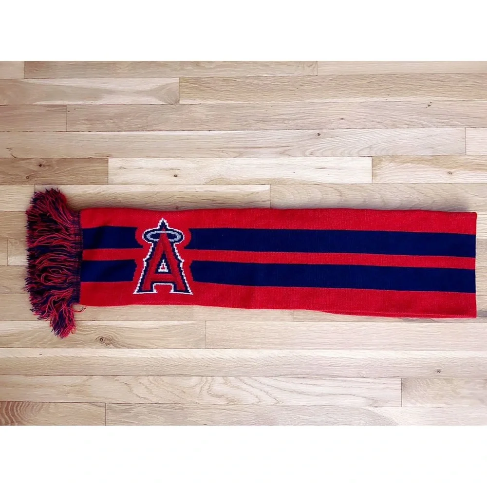 Los Angeles ANGELS of Anaheim Knit Scarf